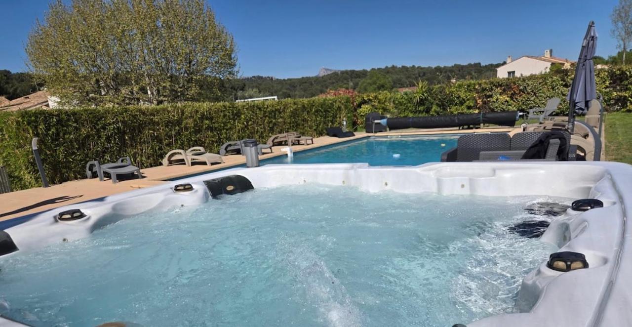 Appart. 4 Pers A 6 Kms De Cassis Avec Acces Piscine Roquefort-la-Bédoule Exteriör bild